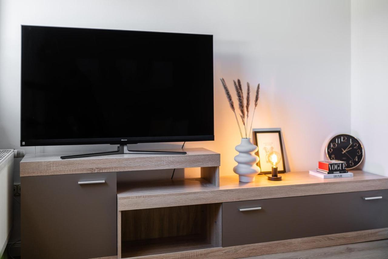 Vivid - Ideal Fuer 4 - Strandnaehe Mit 2 Terrassen - 2 Sz & Wz Varel Exteriér fotografie